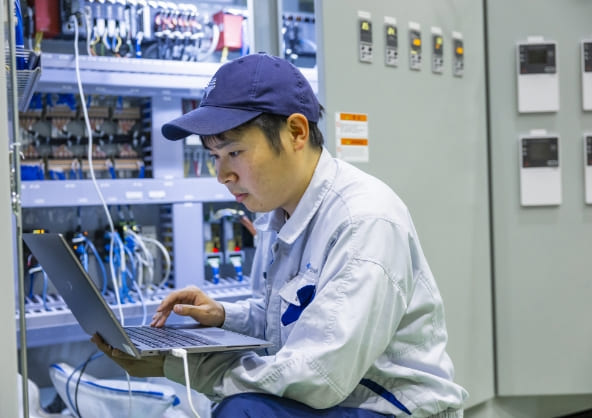 Step 03｜装置の頭脳をつくる「電気設計」