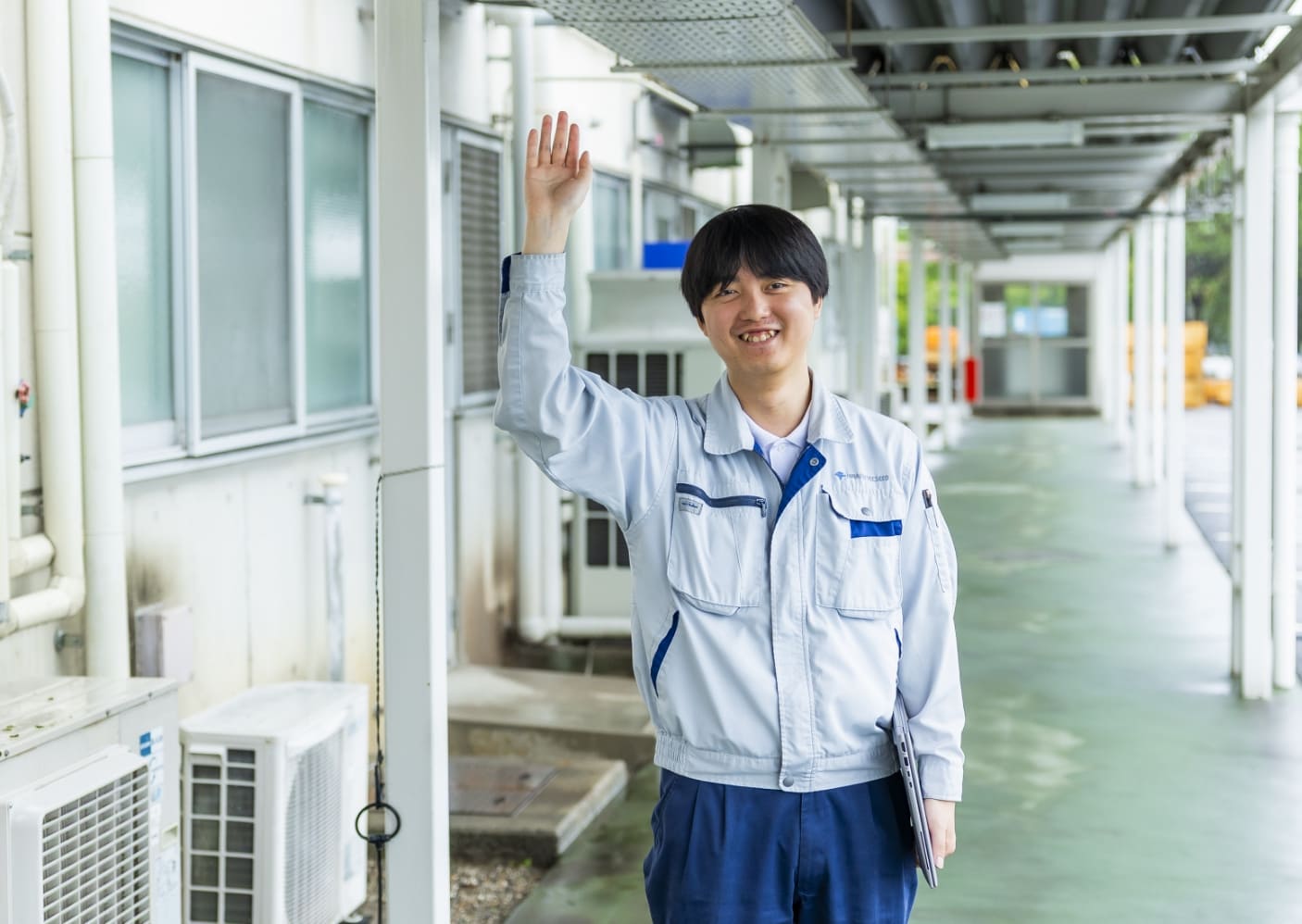 議論が行き交い、アイデアが育つ。開発への熱意に年齢の壁はない。