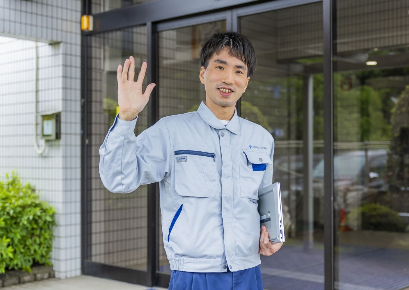 議論が行き交い、アイデアが育つ。開発への熱意に年齢の壁はない。